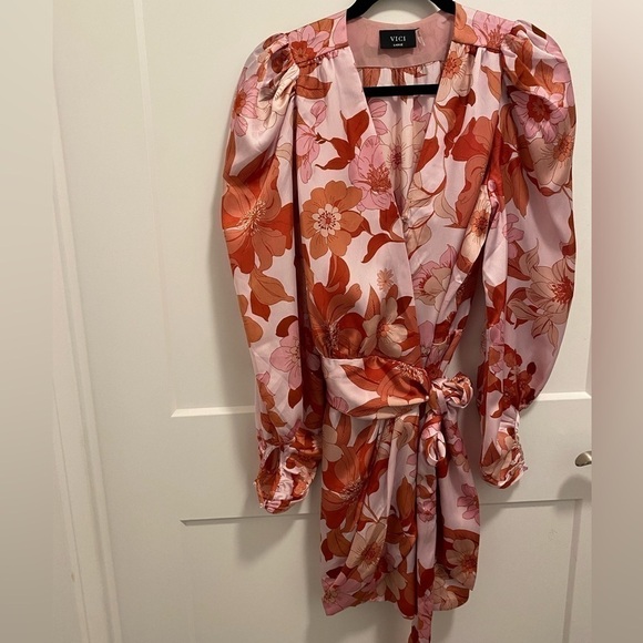 Vici Dresses & Skirts - VICI Pink Red Floral Romantic Mini Dress . Large